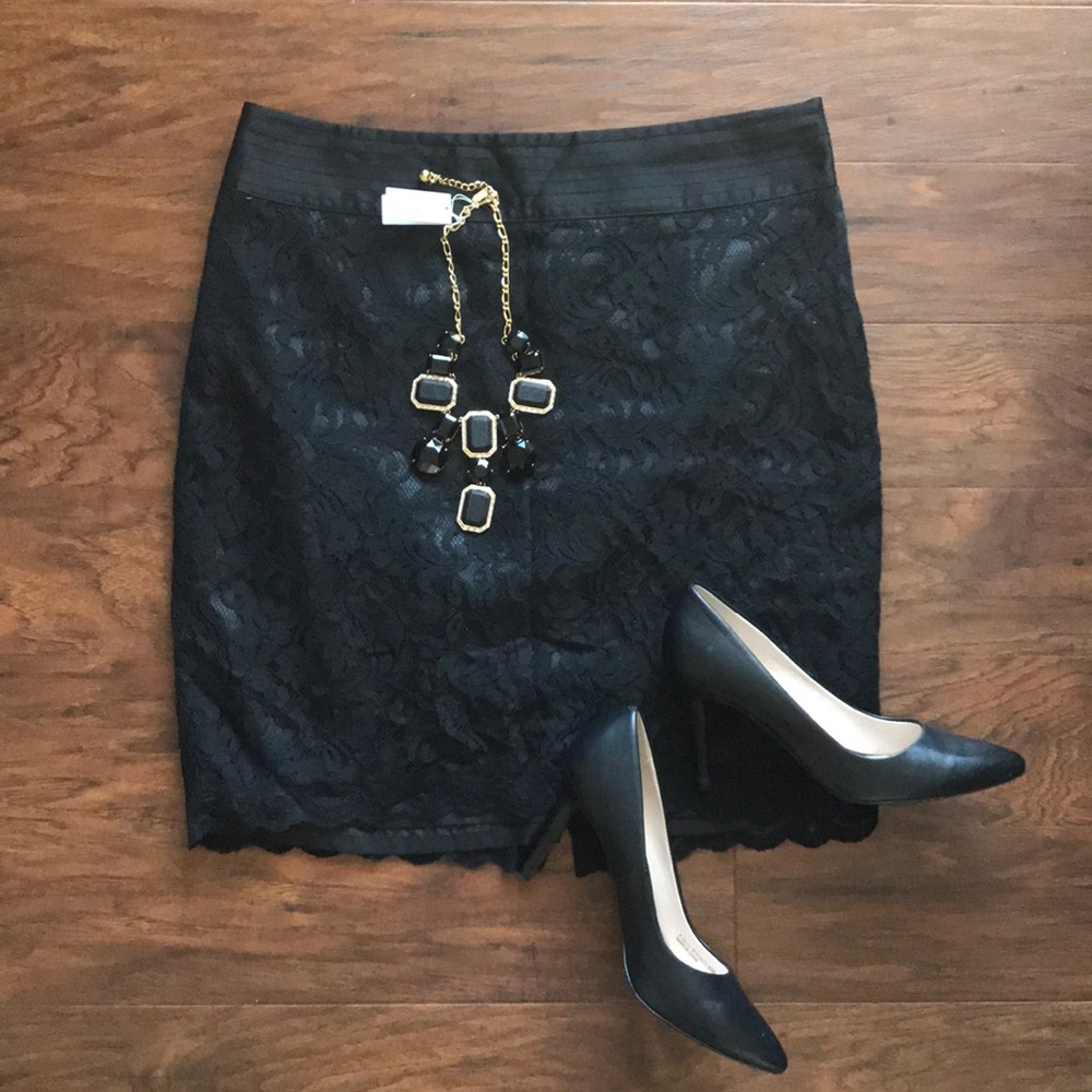 THE LIMITED LACE SKIRT